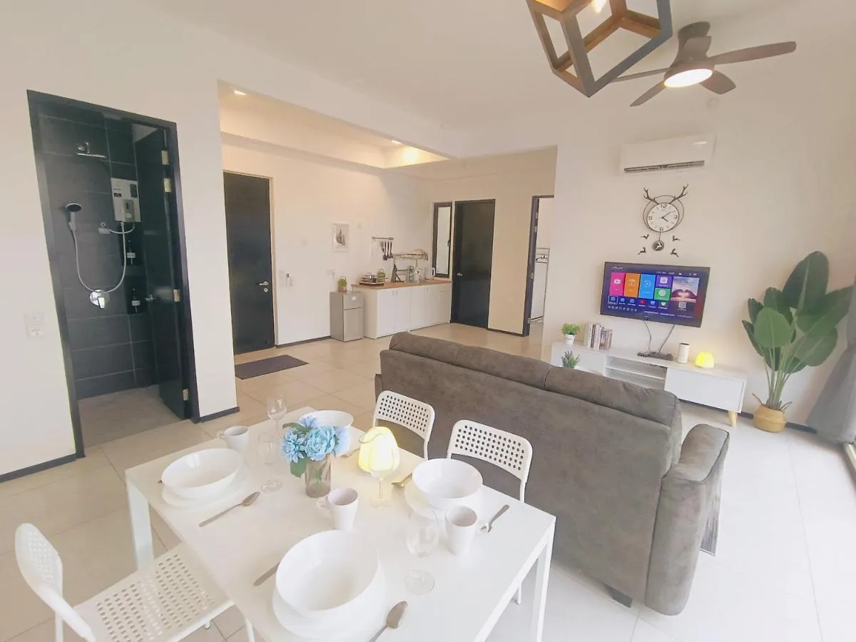 Διαμέρισμα Infinity Pool, Georgetown, Up To 11 Pax, 2 Bedrooms, 2 Bathrooms, 2 Car Parks By Star Home Jelutong