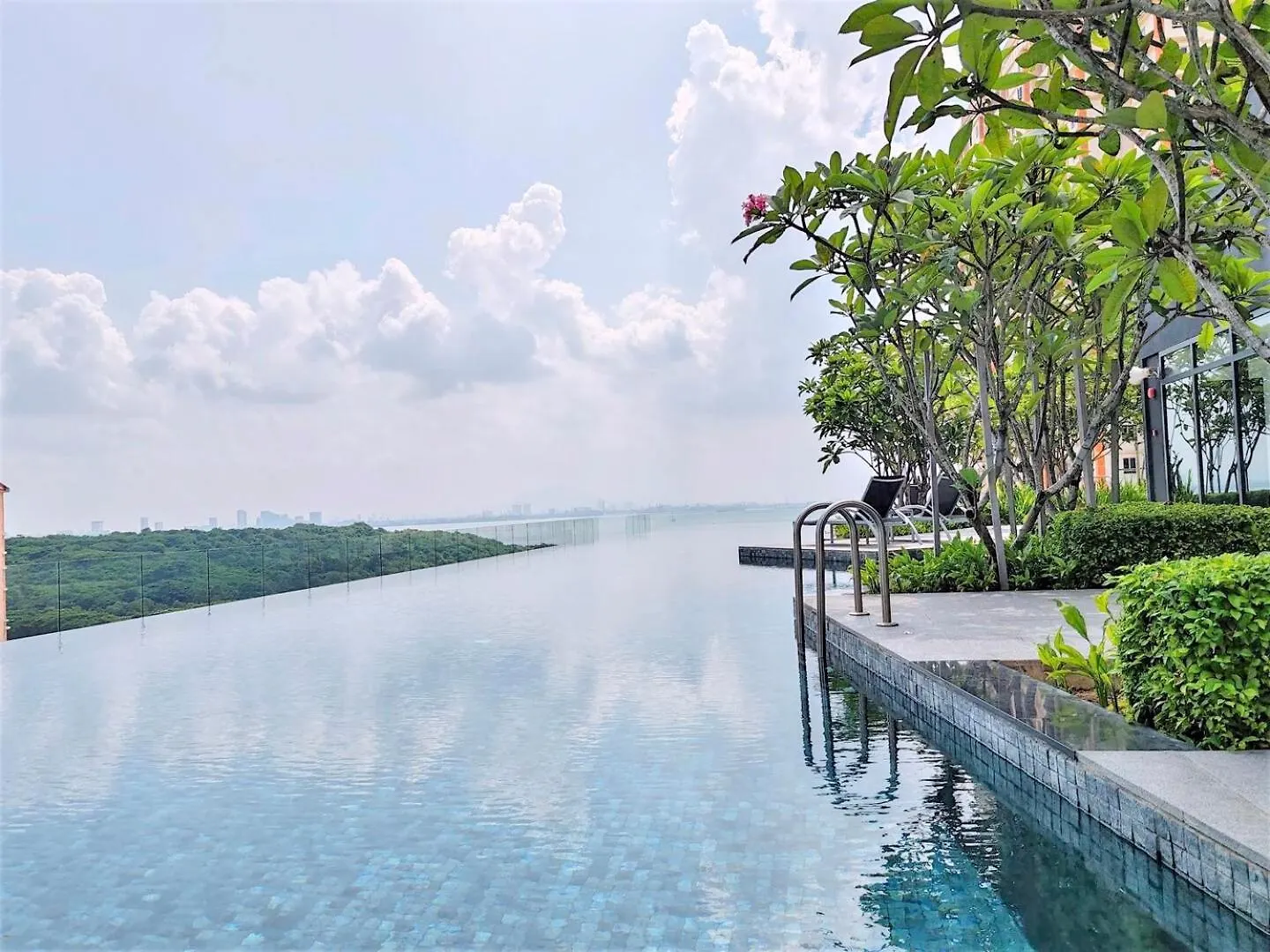 شقة Infinity Pool, Georgetown, Up To 11 Pax, 2 Bedrooms, 2 Bathrooms, 2 Car Parks By Star Home Jelutong ماليزيا